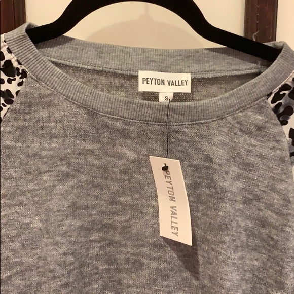 Peyton valley sz small NwT cheetah sweater - Picture 2 of 3